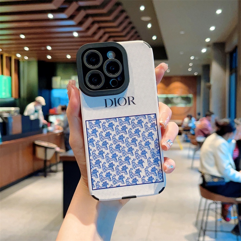 IPHONE Casing Ponsel Kulit Domba Lembut Tekstur Celine Dior Tahan Guncangan Untuk Iphone14 Pro Max14 Pro14 Plus11 12 13 /6 /7/8Plus/Xs Max