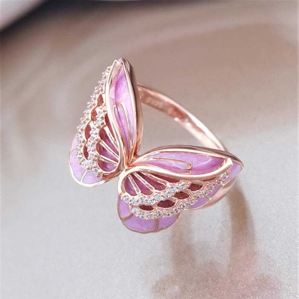 Goldkingdom Fashion Perhiasan Aksesoris Ready Stock Baru Berlian Bertatahkan Cincin Kupu-Kupu Merah Muda Berlapis Eropa Dan Amerika Cincin Emas Asli Kadar 375 18 K