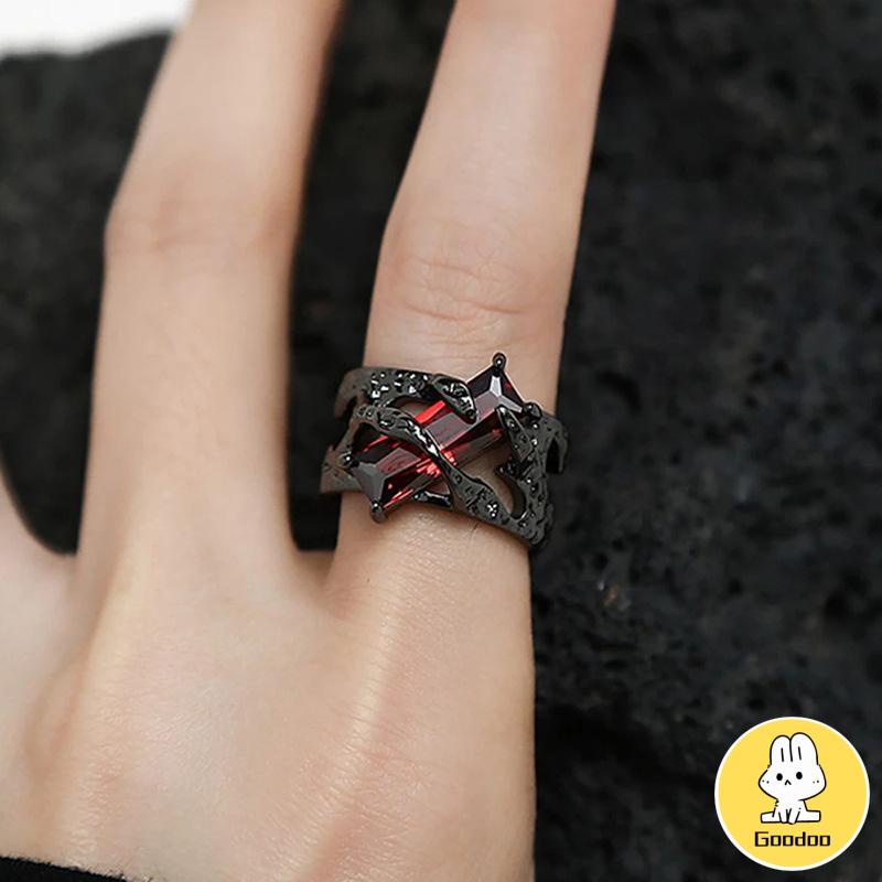 Cincin Retro Desain Geometris Merah Kepribadian Wanita Cincin Logam Tekstur Berongga Punk -Doo