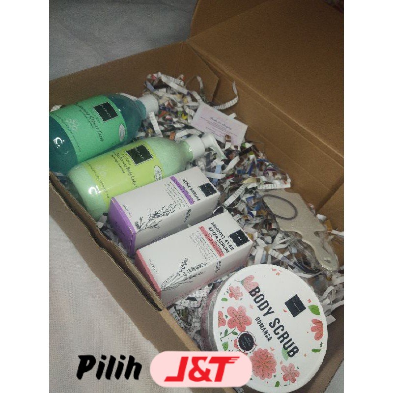 Hampers box / kado / graduation scarlett whitening original