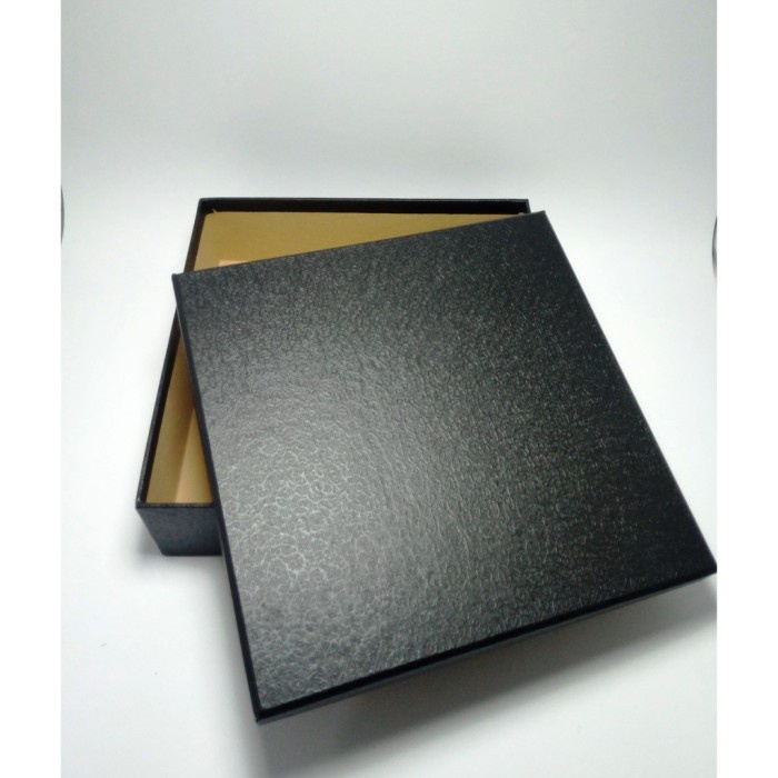 

⭐BISA COD⭐ Hardbox 25x25x7 Kotak Kado Gift Box Hampers Bridesmaid Custom