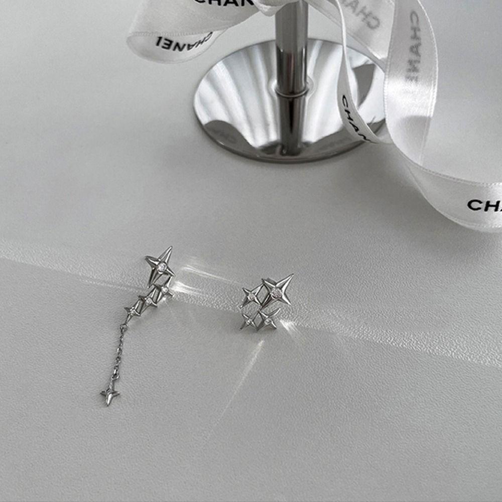 Mxbeauty Anting Wanita Asimetris Halus Sederhana Berujung Empat Desain Niche Bintang Perhiasan Fashion Hadiah Gadis Zirkon Gaya Korea Anting