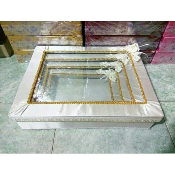 

⭐BISA COD⭐ Kotak hantaran/ kotak seserahan tutup 1 set isi 4 kotak krem - Krem