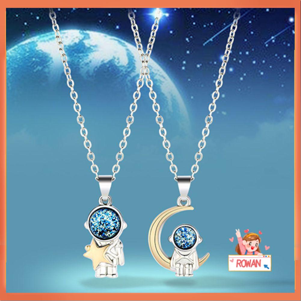 R-flower 1pasang Astronot Liontin Pasangan Kalung Aksesoris Hari Valentine Spaceman Perhiasan Cinta Memorial Pasangan Klavikula Necklace