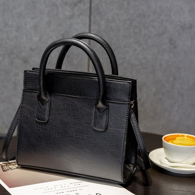 Tas Selempang Stradi Import / Tas selempang Wanita / Slingbag Women Fashion