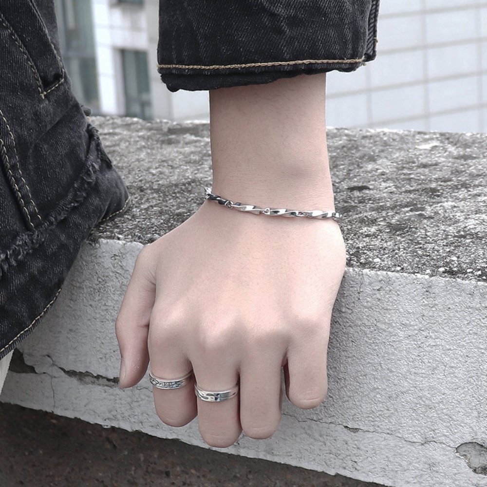 Eropa Dan Amerika Sederhana Mode Gelang Stainless Steel Desain Serbaguna Mobius Cincin Pria Trendi Pergelangan Tangan Perhiasan Hati Manis Perhiasan