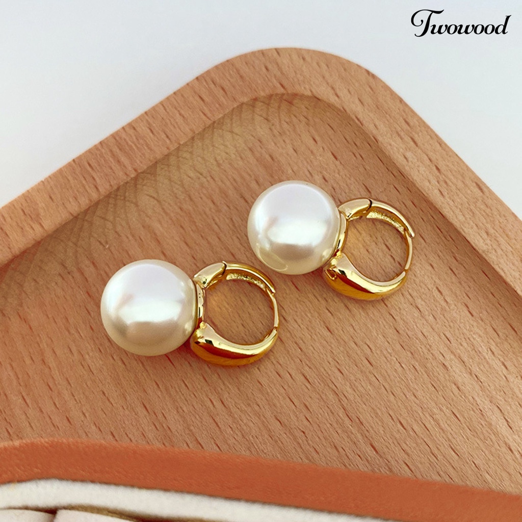 Twowood 1pasang Anting Pejantan Temperamen Geometris Vintage Gaya Hong Kong High Gloss Hias Elegan Faux Pearl Hoop Earrings Aksesoris Wanita