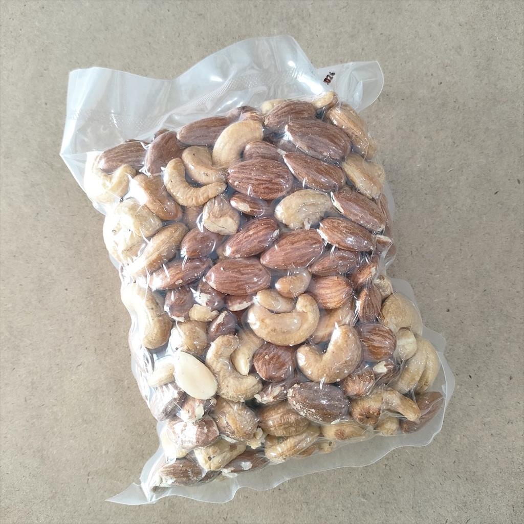 

Mix Roasted Cashew Almond Kacang Mete Almon Panggang (300 gr)