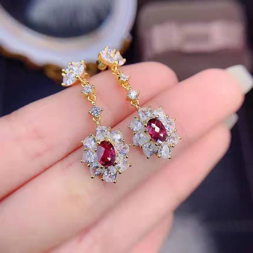 Goldkingdom Fashion Perhiasan Aksesoris Ready Stock Pinduoduo Ledakan Hidup Mosaik Simulasi Mozambik Ruby Anting Berlapis Dengan Emas Asli Kadar 375 18k Anting Panjang Perempuan.