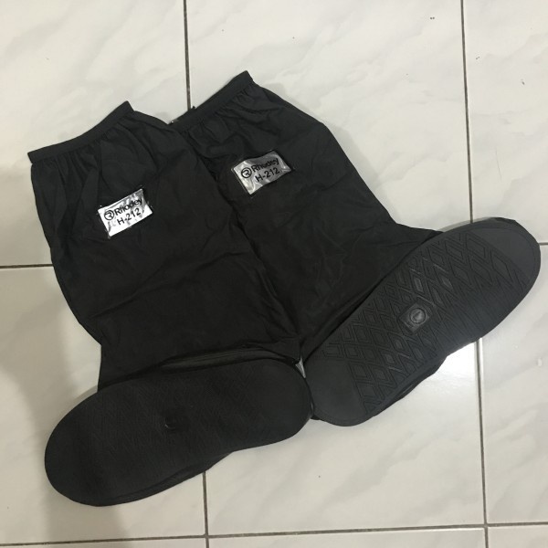 Cover Pelindung Sepatu Hujan Anti Air Sarung Banjir Rain Mantel Sepatu - L, Hitam Polos