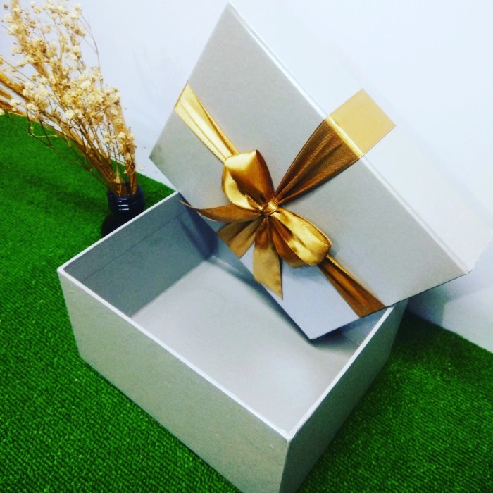 

⭐BISA COD⭐ kotak kado premium 17x14x9 cm berpita