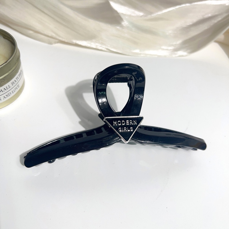 Huruf Segitiga Ambil Centang Hiu Klip