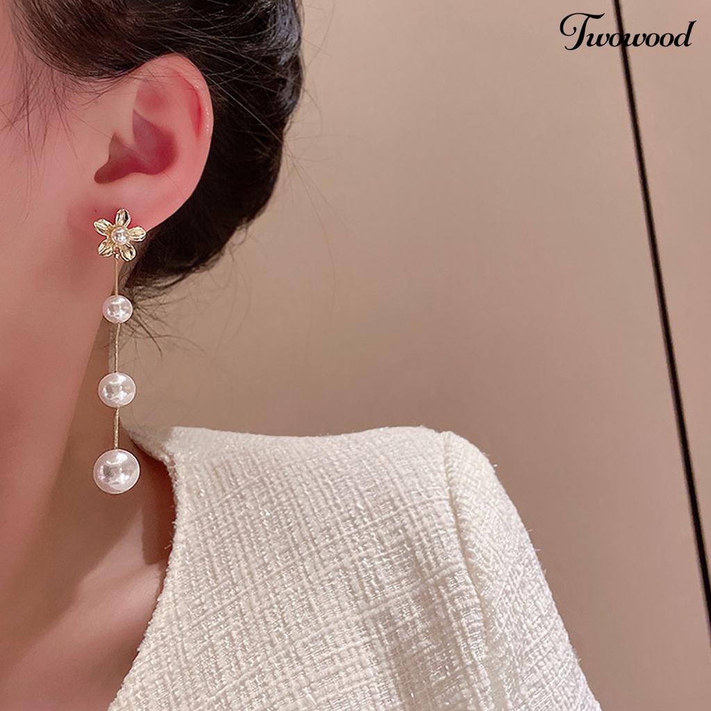 Twowood 1pasang Anting Pejantan Bunga Emas Dainty Elegan Berkilau Mutiara Imitasi Rumbai Menjuntai Anting Fashion Perhiasan