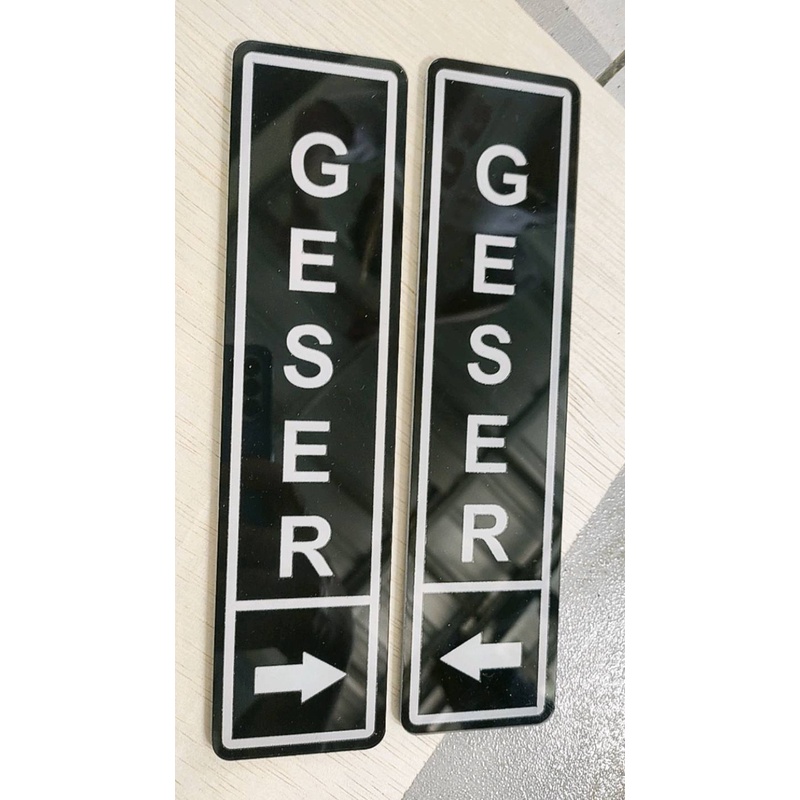 

Plat acrylic tulisan geser kanan atau geser kiri, sign label akrilik