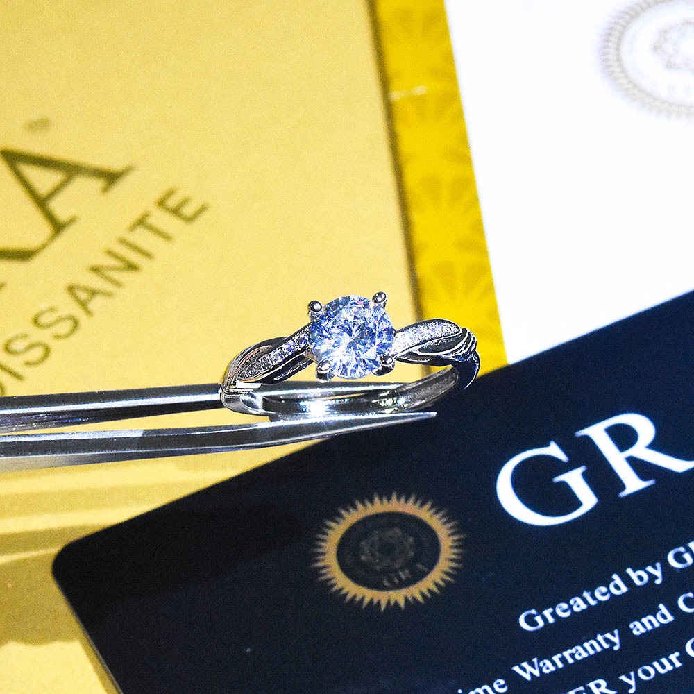 Goldkingdom Aksesoris Perhiasan Fashion Ready Stock Cincin Pembukaan Empat Cakar Moissan Delapan Hati Dan Delapan Panah Berlian Karbon Tinggi Cincin Wanita