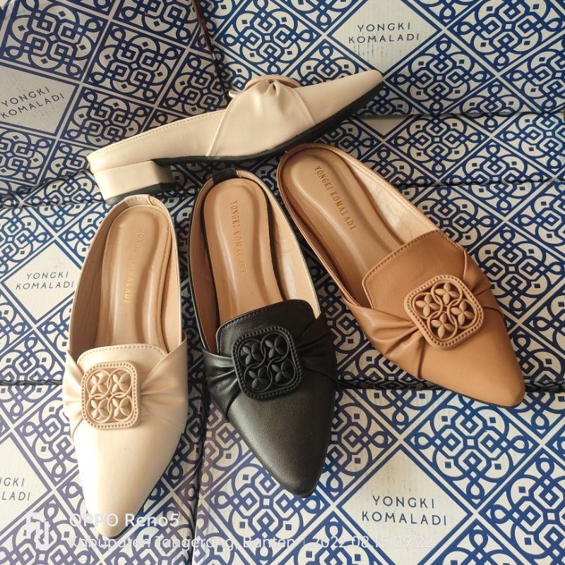 Sandal Selop Wanita Hak Sedang Merk Yongki Komaladi
