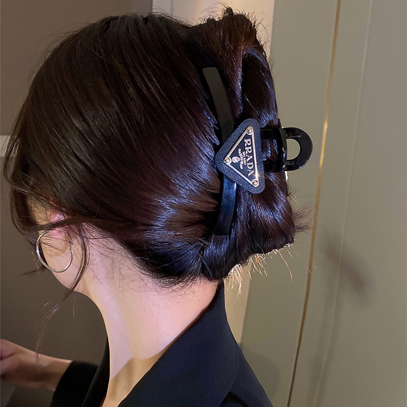 Huruf Segitiga Ambil Centang Hiu Klip