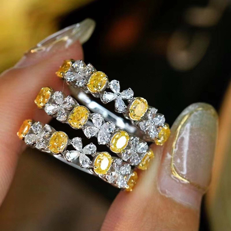 Cincin Berlian Kuning Simulasi Mewah Tembaga Zirkon Empat Daun Clover Zircon Baris Tipis Ring Tail Ring Untuk Wanita