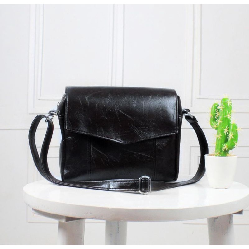 AMMAR SLING BAG BY QUINTA COWOK & CEWEK Ukuran 28*22*9 cm TAS KERJA TAS KANTOR PRIA WANITA TAS SELEM