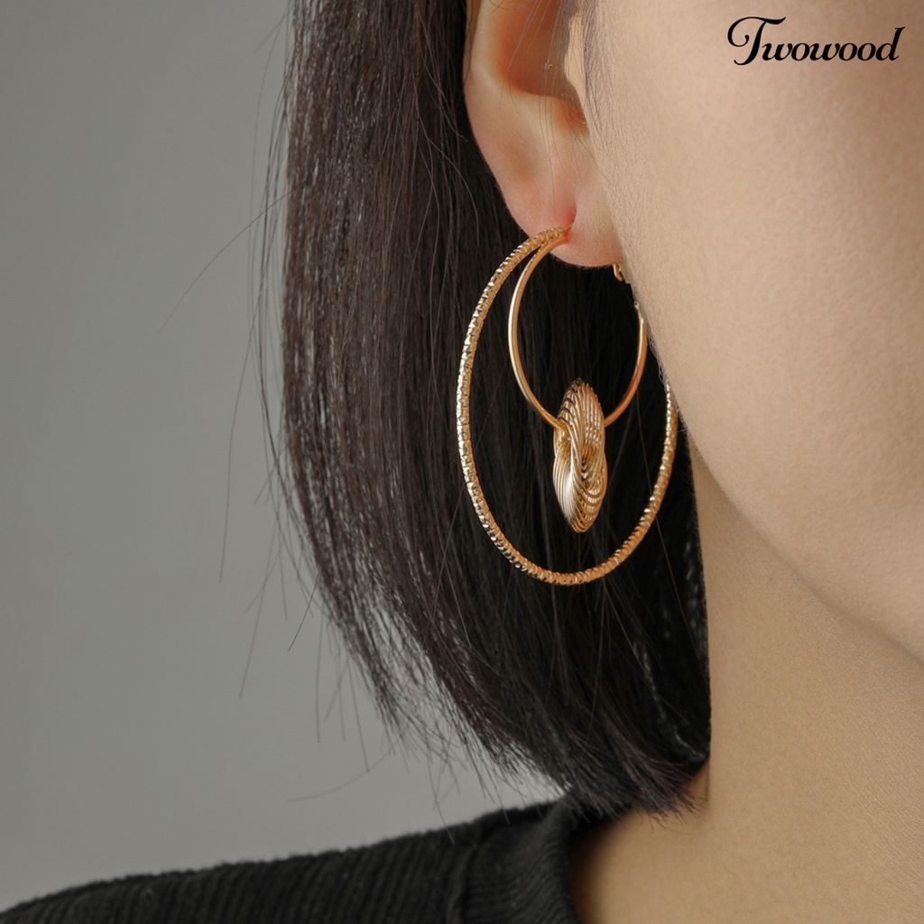 Twowood 1pasang Anting Hoop Double-layer Berlebihan Kepribadian Geometris Berongga Logam Lingkaran Anting Perhiasan Fashion