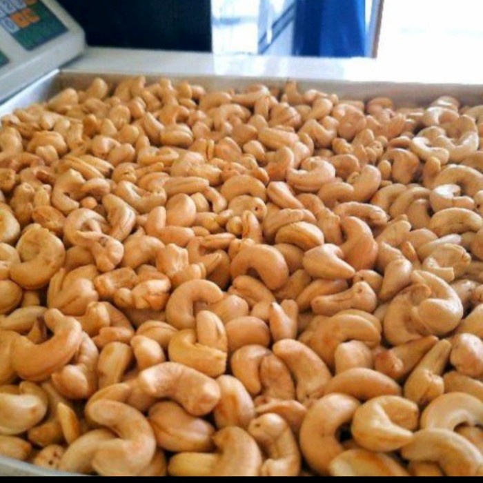 

Kacang Mede Super Panggang / Roasted Cashew 500 Gram