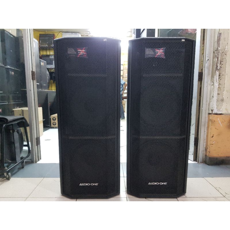 1SET ( 2BOX ) Speaker Lapangan Audio One. Type DJ 215 P - MK. Speaker 2 x 15 inch - Speaker 2 x 15inch - PASSIVE