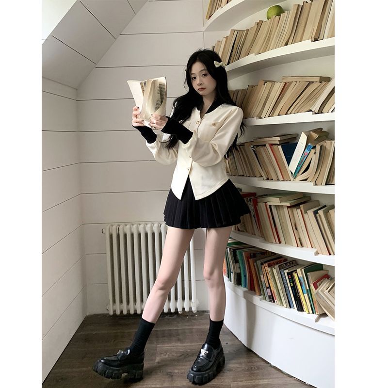 Red Xiaoxiangfeng berdiri kerah high-end sense kemeja wanita musim semi warna kontras tabir surya cardigan kemeja temperamen slim top pendek