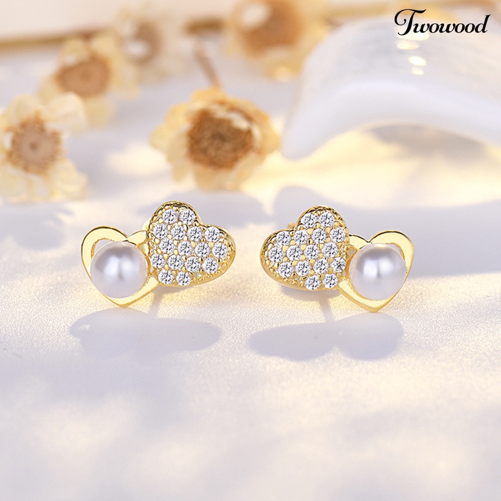 Twowood 1pasang Ear Studs Vintage Elegan Berongga Keluar Berbentuk Hati Shiny Cubic Zirconia Dress Up Hadiah Wanita Mutiara Imitasi Stud Earrings Perhiasan Pesta Untuk Pakaian Sehari-Hari