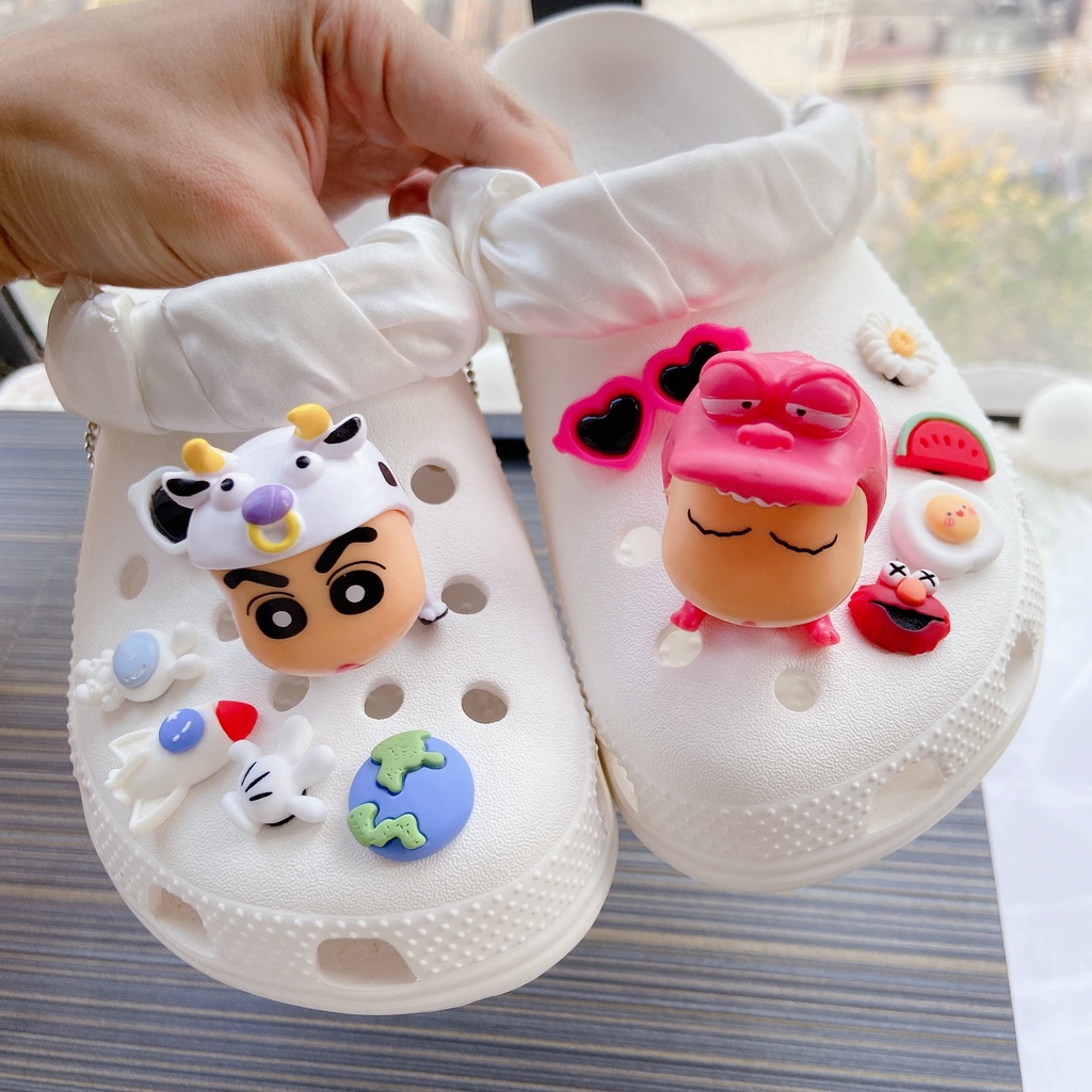 ✨shinydiy✨ Cow Crayon Shin-chan ✨Crocs jibbitz Terbaru untuk tampilan yang lebih segar l Dengan Crocs Jibbitz