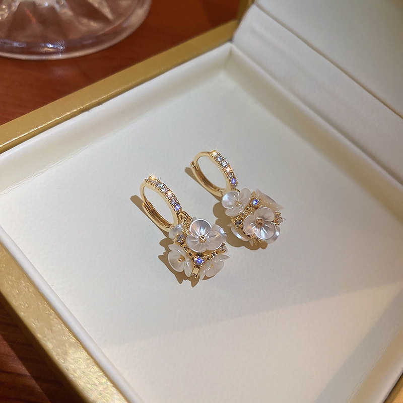 Anting Zirkon Bunga Bulat Temperamen Elegan lady Korea