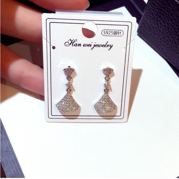 Goldkingdom Aksesoris Perhiasan Fashion Ready Stock Perak Disepuh Jarum Rok Anting Indah Flash Berlian Temperamen Joker Earrings Earrings Perempuan