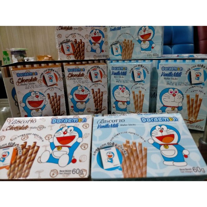 Doraemon Biscotto Wafer Sticks Vanila Cemilan Biskuit Anak