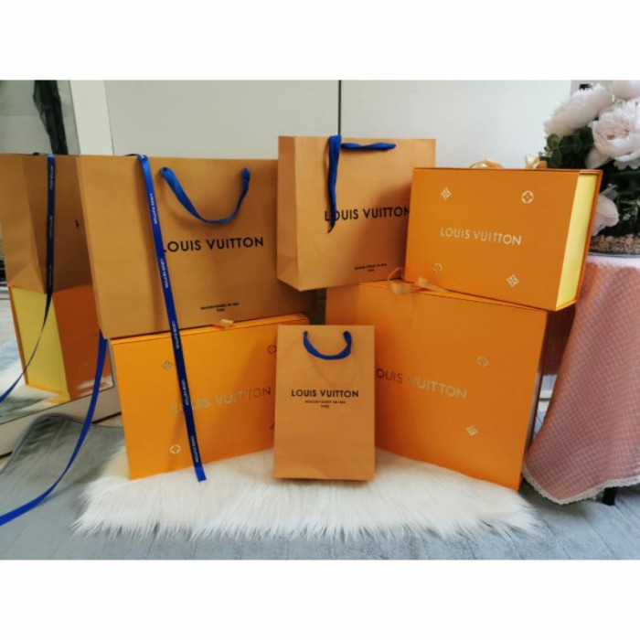 

⭐BISA COD⭐ BOX DAN PAPERBAG L*V - PAPERBAG, S