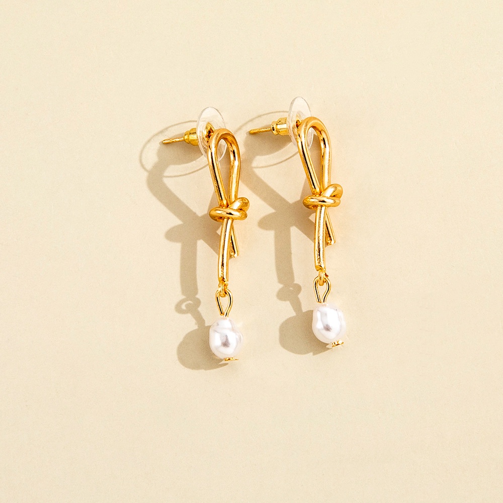 Anting Retro Fashion Untuk Temperamen Wanita Anting Liontin Mutiara Busur Sederhana