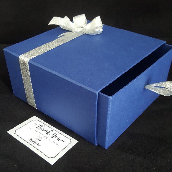 

⭐BISA COD⭐ Kotak kado hampers gift box dus hadiah packaging 16,5x16,5x8cm - Sliding, Inner Dark