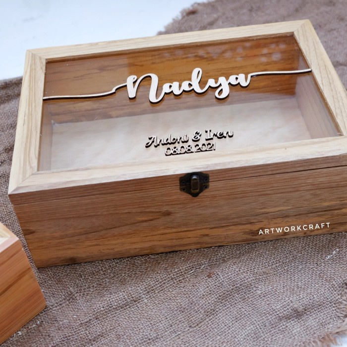 

⭐BISA COD⭐ [30x40x10] Kotak /Box Bridesmaid / Groomsman Kayu Pinus 30x40x10 cm - Kaca