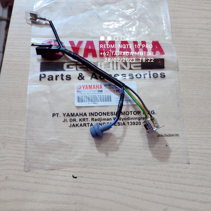 SOKET FITTING LAMPU DEPAN YAMAHA VEGA FORCE FI ATAU VEGA INJEKSI