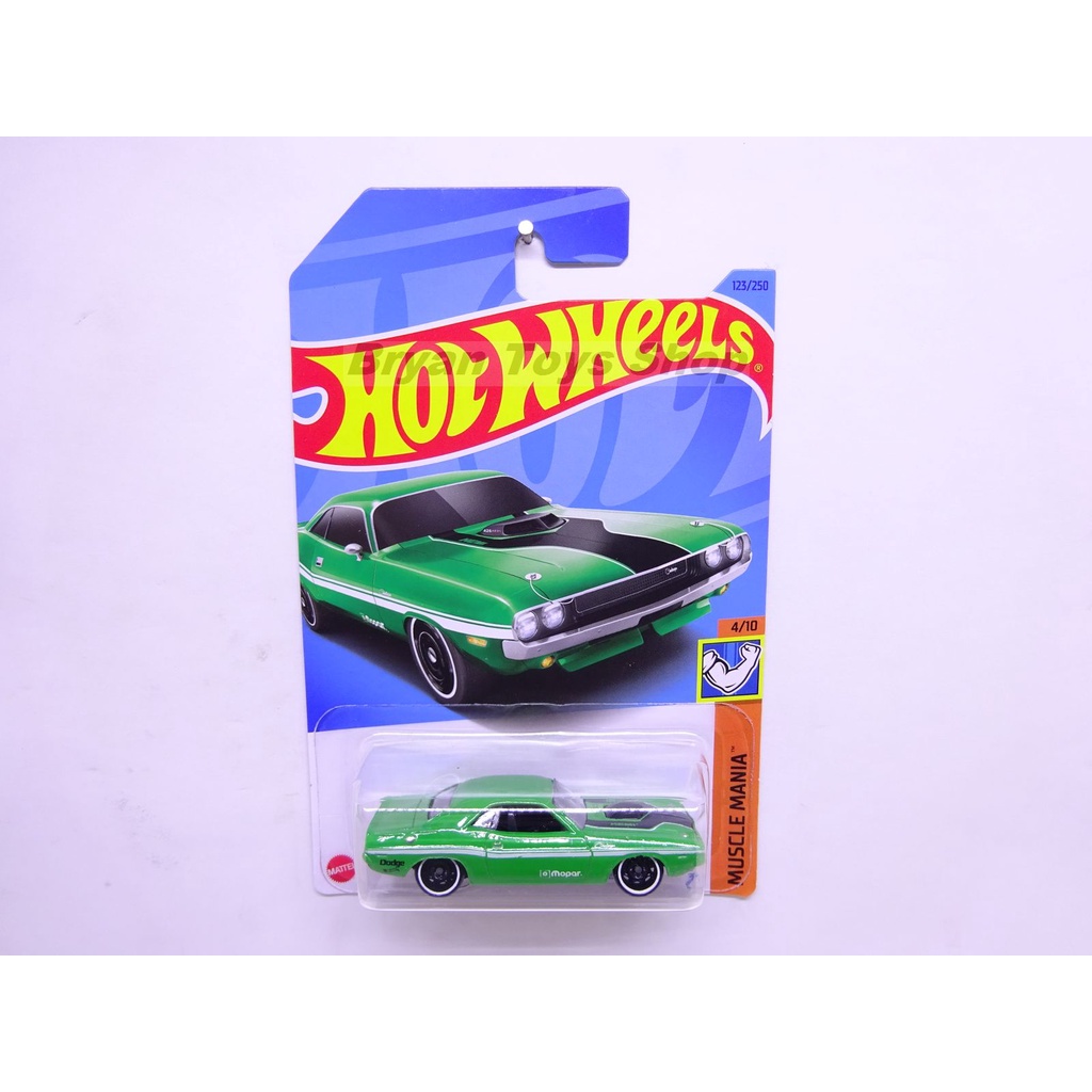 Hot Wheels 70 Dodge Hemi Challenger Hijau