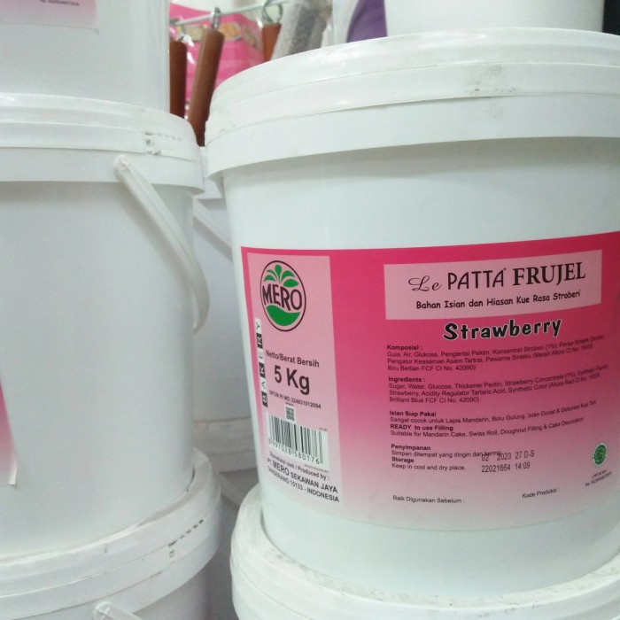 

Le patta frujel 5 Kg isian dan hiasaan kue rasa strawberry