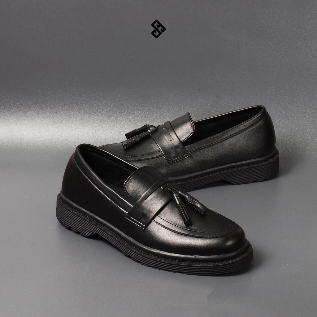 Sepatu Pria Slip On Loafers Formal | SB ARCHER 03 FULL BLACK