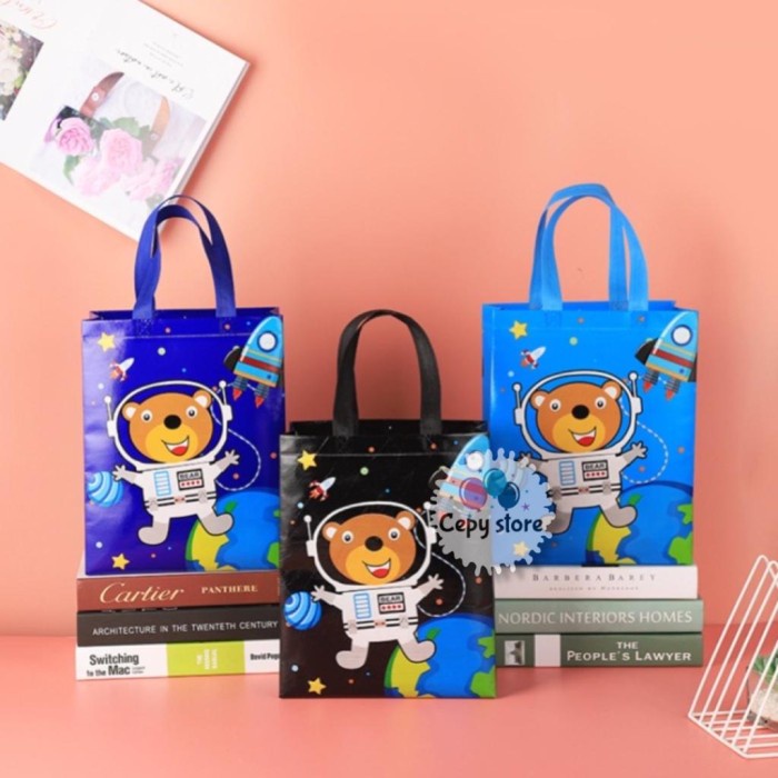 

Tas Souvenir Ulang Tahun Anak /Goodie Bag / Tas Ulang Tahun Astronot M