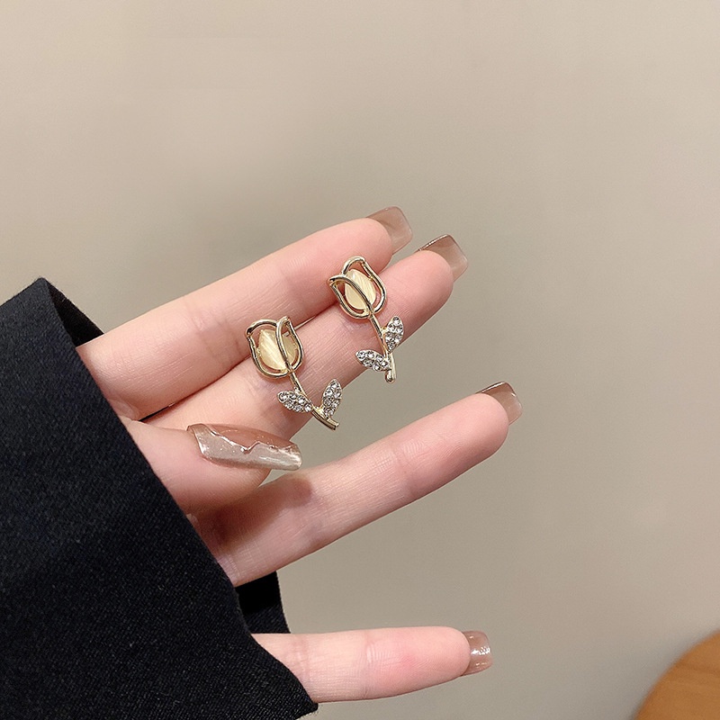 Korea Fashion Tulip Berlian Anting Wanita Vintage Cat Eye Earrings Premium Sense Earrings Perhiasan Hadiah