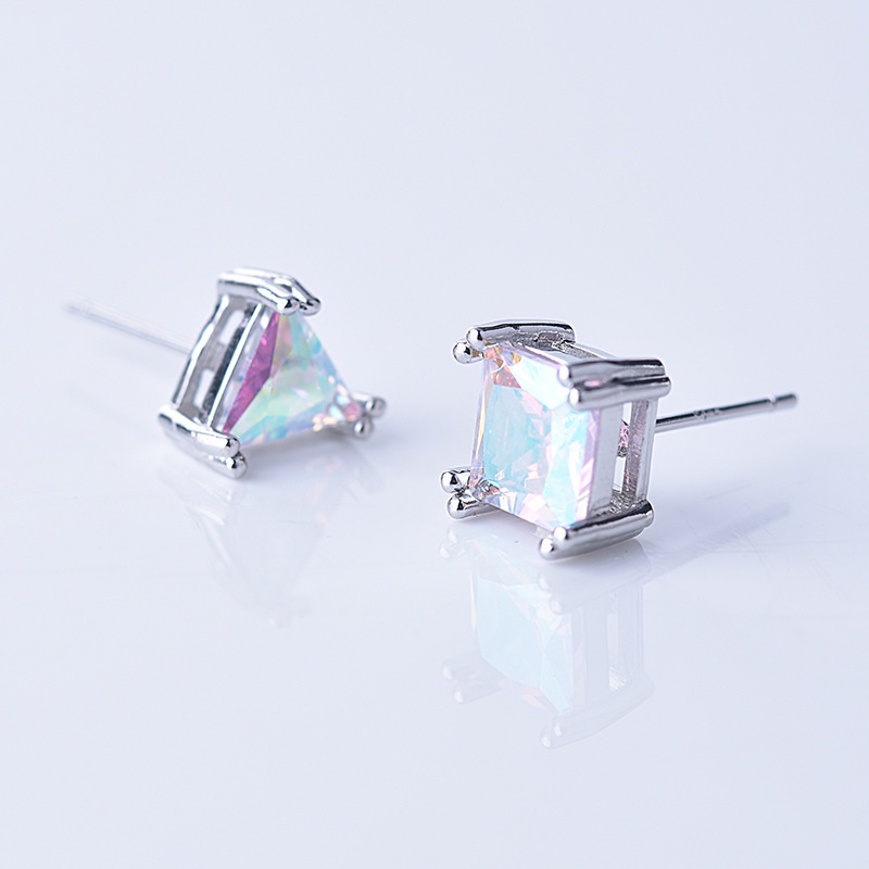 Goldkingdom Fashion Perhiasan Aksesoris Ready Stock Baru Sederhana Tujuh Pelangi Persegi Imitasi Berlian Zirkon Empat Cakar Anting Pria Dan Wanita Segitiga Telinga Perhiasan