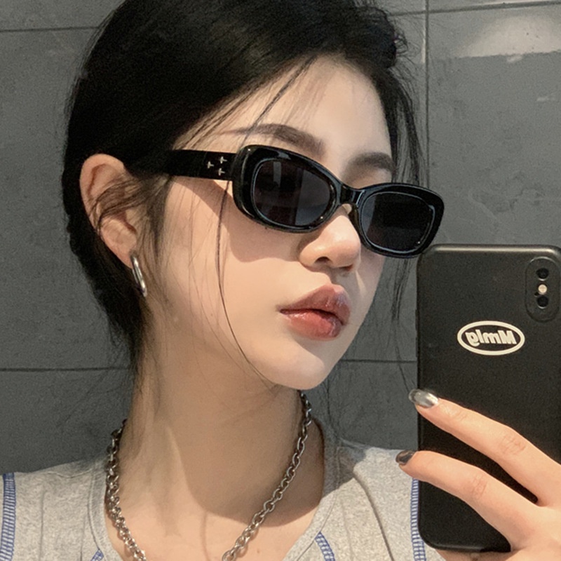 (YUZHU) Y2k Gaya Korea Fashion Bingkai Kecil Tiga Bintang Kacamata Hitam Vintage Fashion Design High End Sense Sunglasses Women