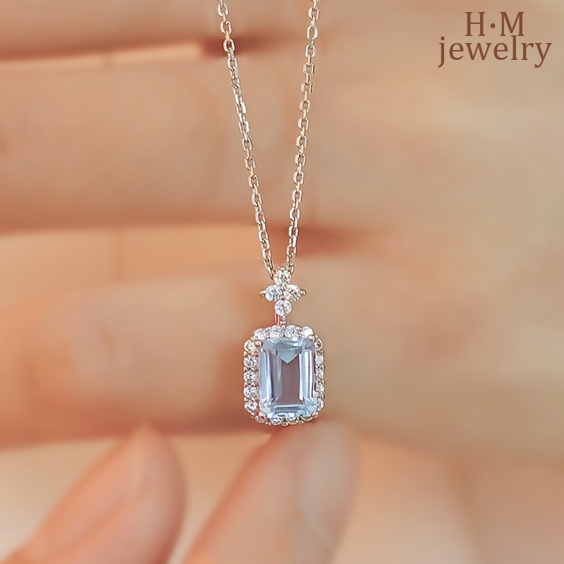 Berlian Imitasi Kalung Kristal Topaz Aquamarine Cahaya Mewah Temperamen Canggih Rasa Ornamen