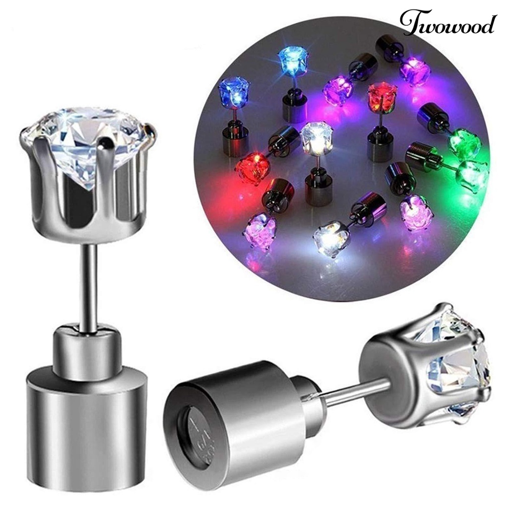 Twowood 1Pc Ear Stud Berkedip Eye-catching Transparansi Tinggi Buatan Tangan Kristal Imitasi Hias Portable LED Wanita Stud Earring Aksesoris Wanita