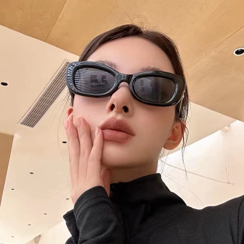 (YUZHU) Y2k Gaya Korea Fashion Bingkai Kecil Tiga Bintang Kacamata Hitam Vintage Fashion Design High End Sense Sunglasses Women