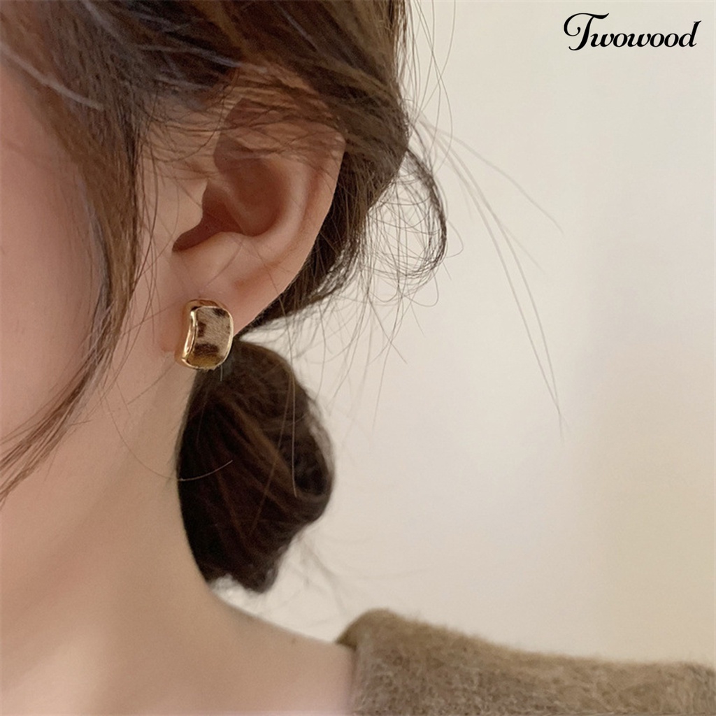 Twowood 1pasang Anting Stud Gaya Retro Mini Halus Semua Pertandingan Ultralight Hias Tidak Luntur Perhiasan Mini Stud Earrings Ear Decoration Untuk Lady