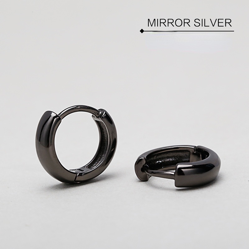 Goldkingdom Aksesoris Perhiasan Fashion Ready Stock Perak Disepuh Hitam-Putih Anting Pria Dan Wanita Kepribadian Korea Temperamen Pasangan Telinga Giwang Anting Lingkaran Sederhana.