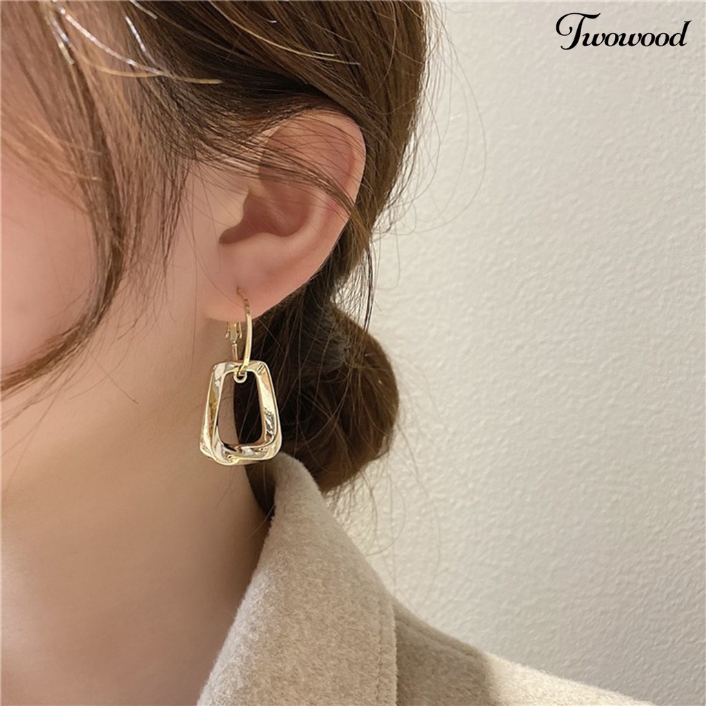 Twowood 1pasang Liontin Anting Berongga Geometri Liontin Tinggi Gloss Menawan Mewah Telinga Ornamen Colorfast Segi Empat Hoop Earrings Perhiasan Aksesori